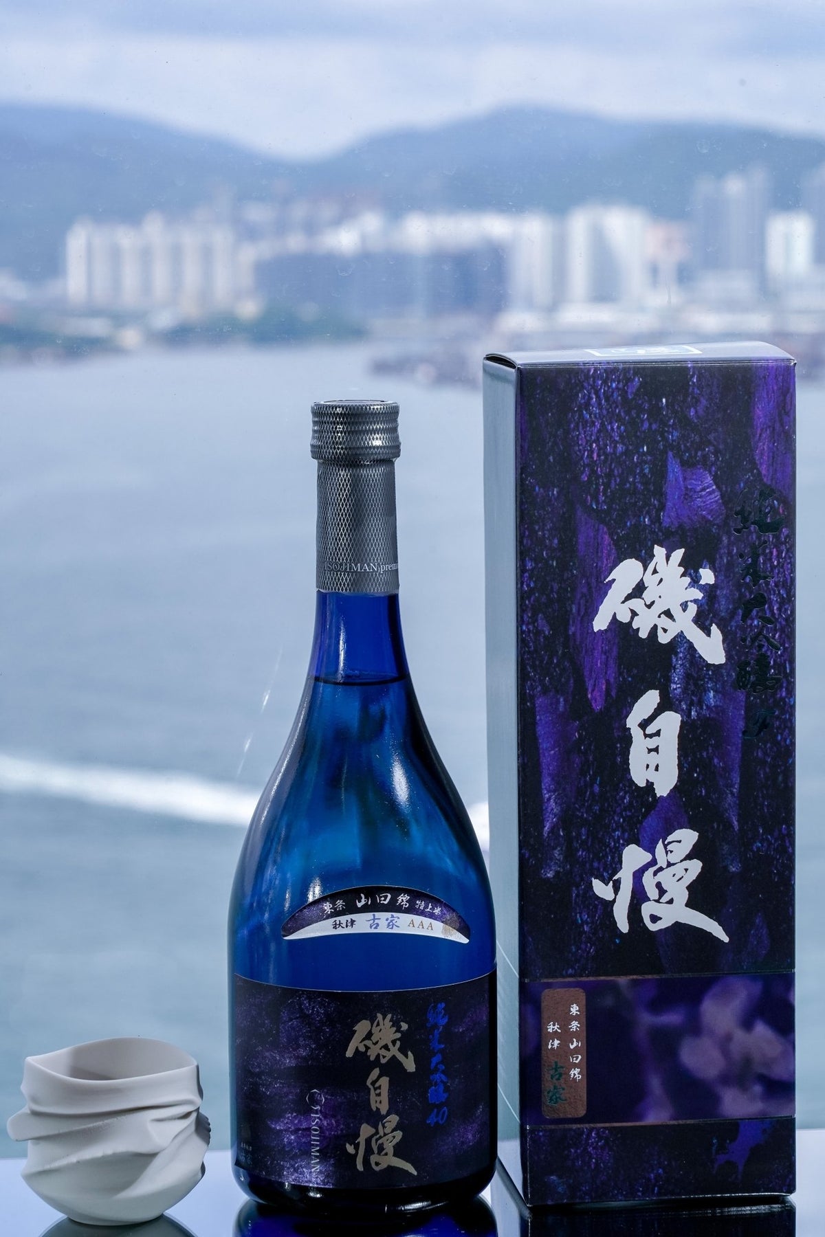 磯自慢 純米大吟釀 Blue Bottle 東條秋津 古家 - 呷.Sippin 日本清酒專門店