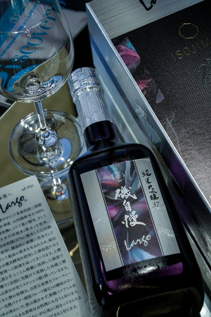 磯自慢 純米大吟釀 37 Largo 禮盒裝 - 呷．Sippin 日本清酒專門店