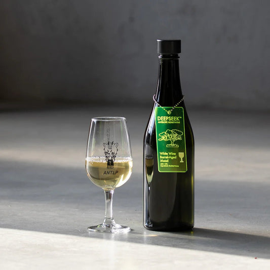 Antelope DEEPSEEK White Wine Aging 白葡萄酒桶熟成菩提樹蜂蜜 - 呷．Sippin 日本清酒專門店