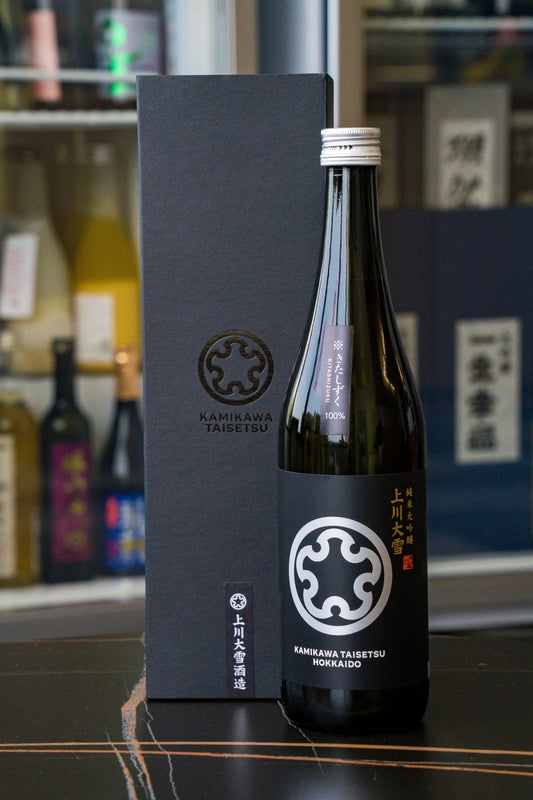 上川大雪 純米大吟釀 北雫 Black 禮盒裝 - 呷．Sippin 日本清酒專門店