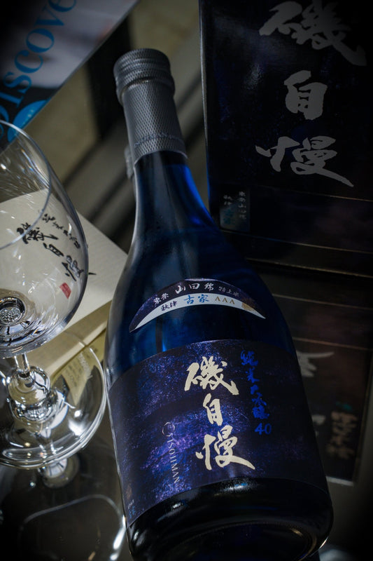 磯自慢 純米大吟釀 Blue Bottle 東條秋津 古家 - 呷．Sippin 日本清酒專門店