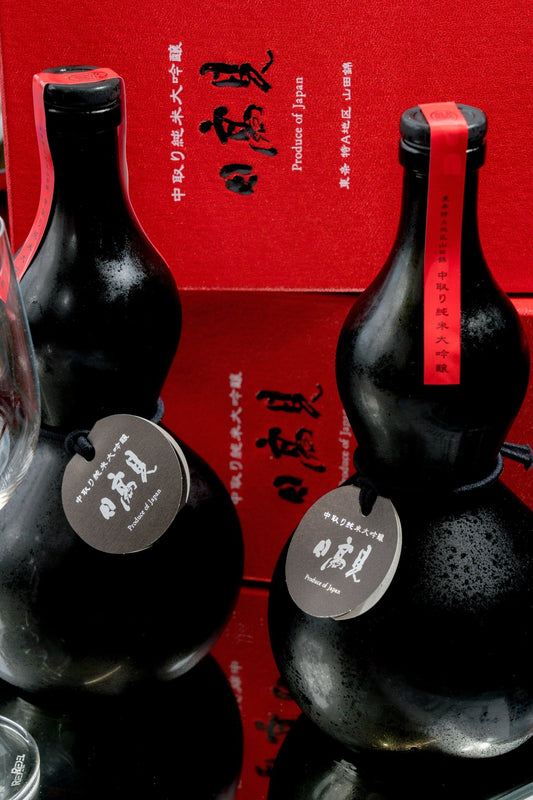 日高見 黒の瓢箪 中取り 純米大吟釀 禮盒裝 - 呷．Sippin 日本清酒專門店