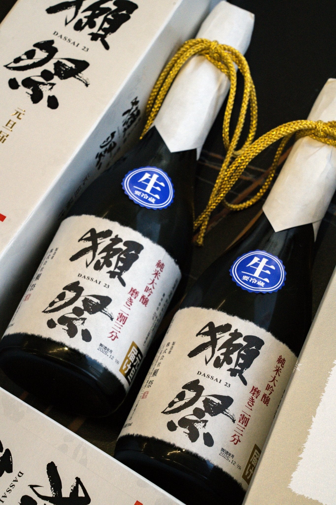 獺祭 純米大吟釀 二割三分 元旦特別版 - 呷．Sippin 日本清酒專門店