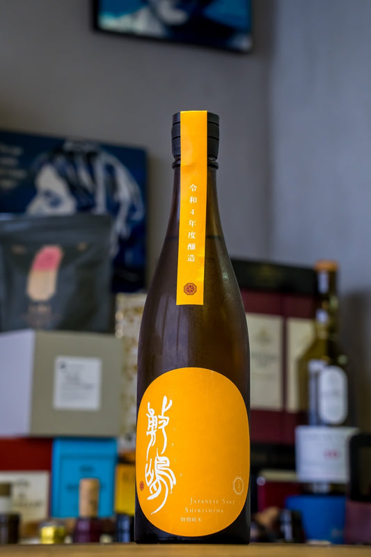 敷嶋 特別純米 出羽燦燦 火入 - 呷．Sippin 日本清酒專門店