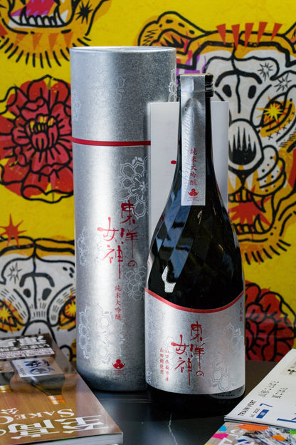 東洋美人 純米大吟釀 東洋之女神 禮盒裝 - 呷．Sippin 日本清酒專門店