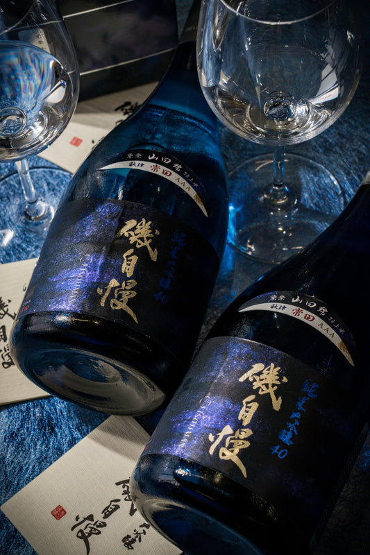磯自慢 純米大吟釀 東條秋津 常田 禮盒裝 - 呷．Sippin 日本清酒專門店