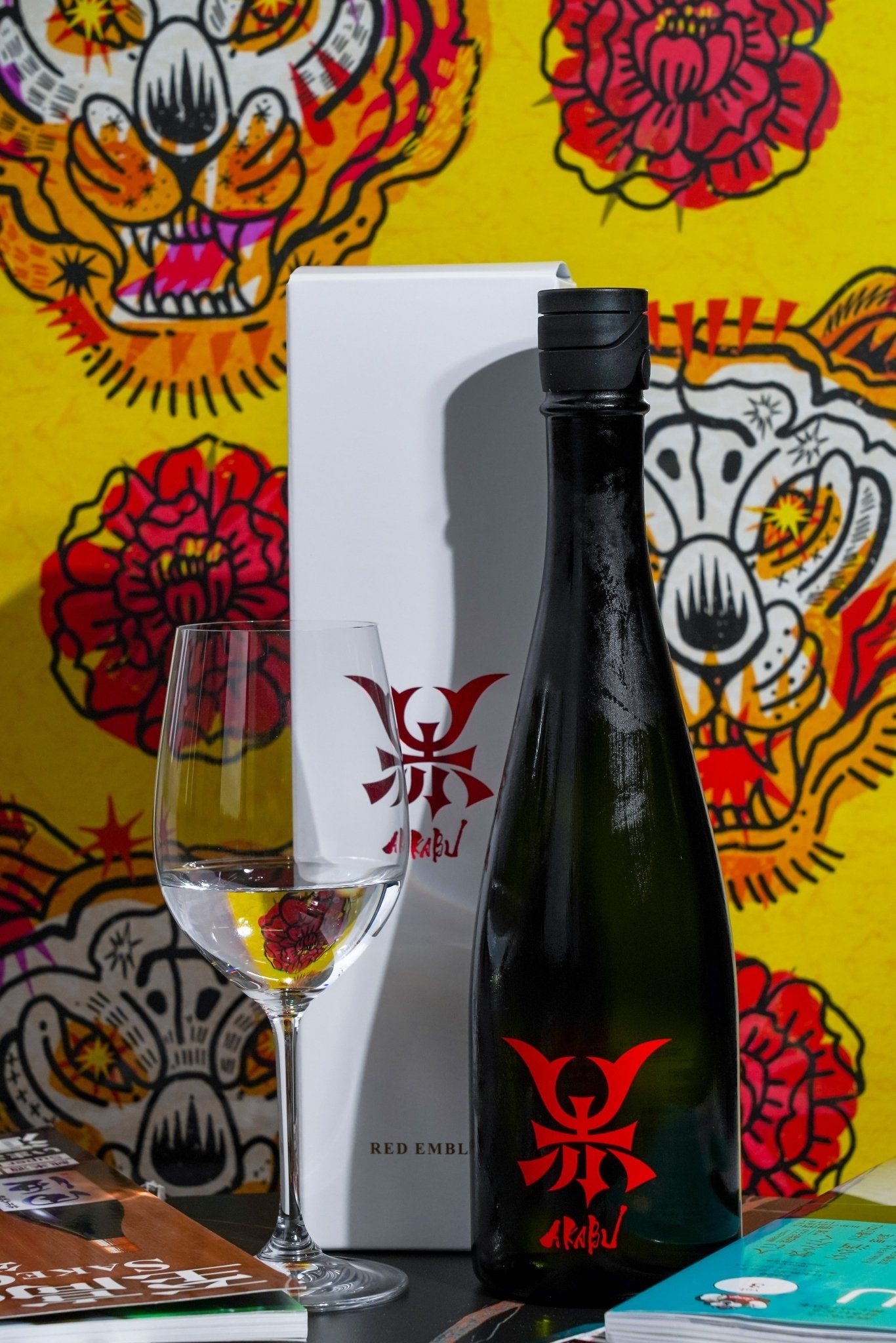 赤武 純米大吟釀 RED EMBLEM 禮盒裝 - 呷．Sippin 日本清酒專門店