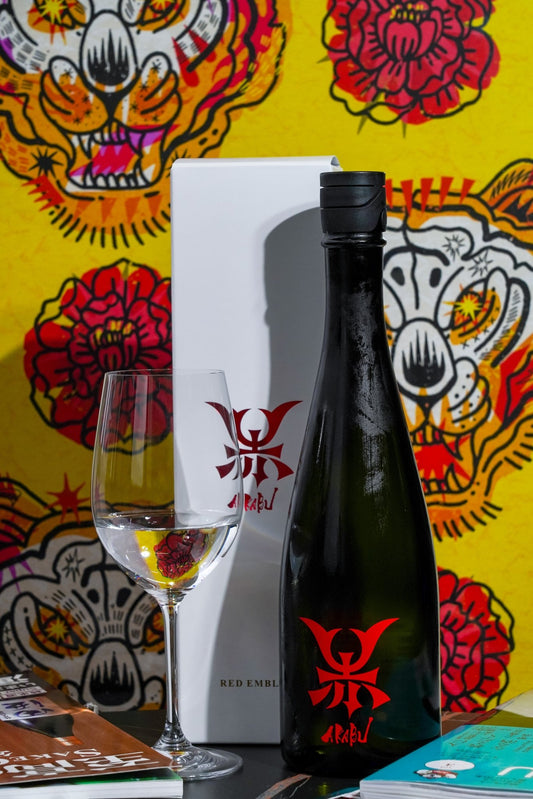 赤武 純米大吟釀 RED EMBLEM 禮盒裝 - 呷．Sippin 日本清酒專門店