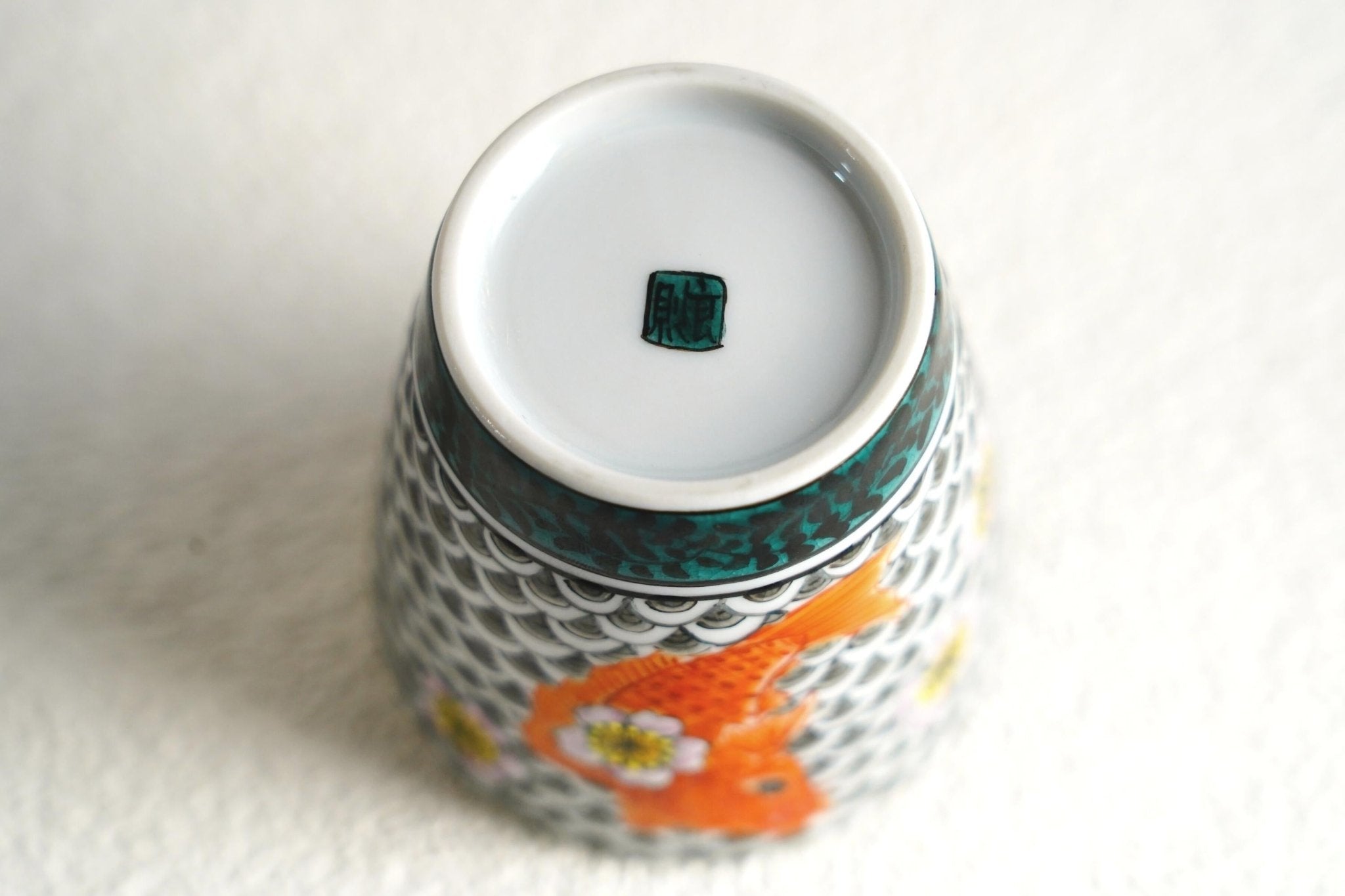 九谷燒] 日本酒杯花/ 魚鱗/ 錦鯉– 呷．Sippin 日本清酒專門店
