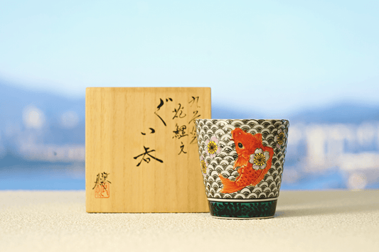 [九谷燒] 日本酒杯 花 / 魚鱗 / 錦鯉 - 呷．Sippin 日本清酒專門店