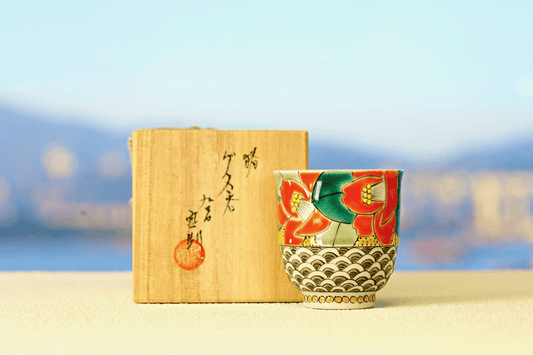 [九谷燒] 日本酒杯 花 / 魚鱗 - 呷．Sippin 日本清酒專門店