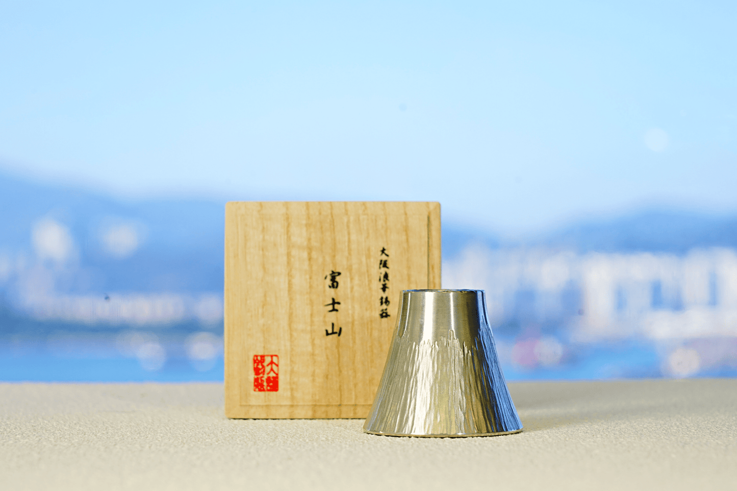 [大阪浪華錫器] 日本酒杯 富士山 白色 - 呷．Sippin 日本清酒專門店